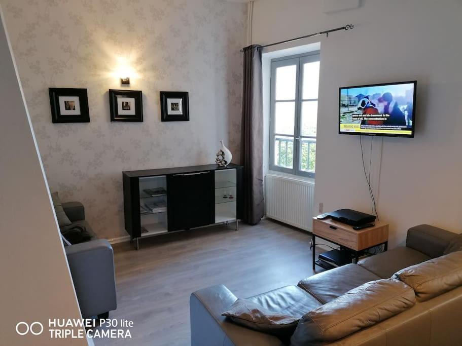 L'Ancienne Forge - A Stylish Medieval Holiday Home Confolens Dış mekan fotoğraf